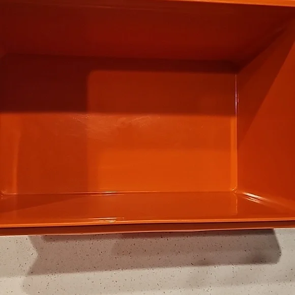 Tupperware - Picture 2 of 3